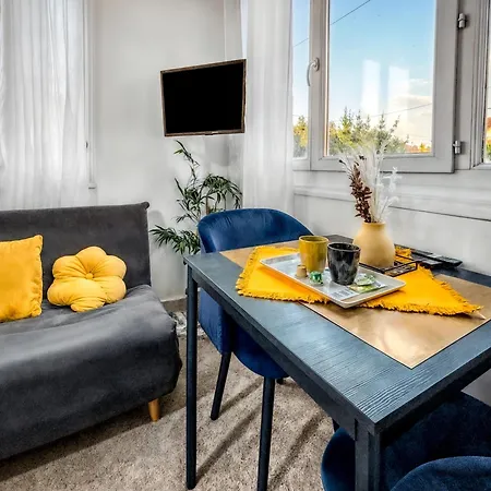 Apartment Vue Degagee Et Cuisine Equipee *