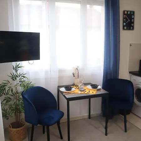 Apartment Vue Degagee Et Cuisine Equipee Bobigny