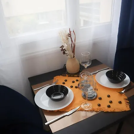 Vue Degagee Et Cuisine Equipee Apartment Bobigny