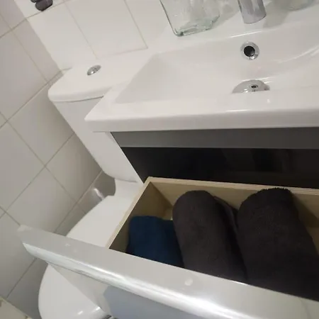 Apartment Vue Degagee Et Cuisine Equipee Bobigny
